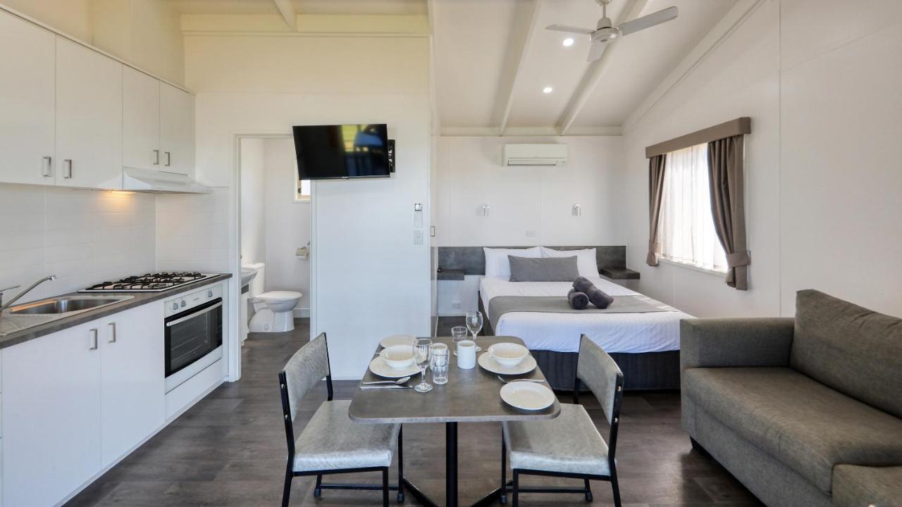 Lake Boga Caravan Park מראה חיצוני תמונה