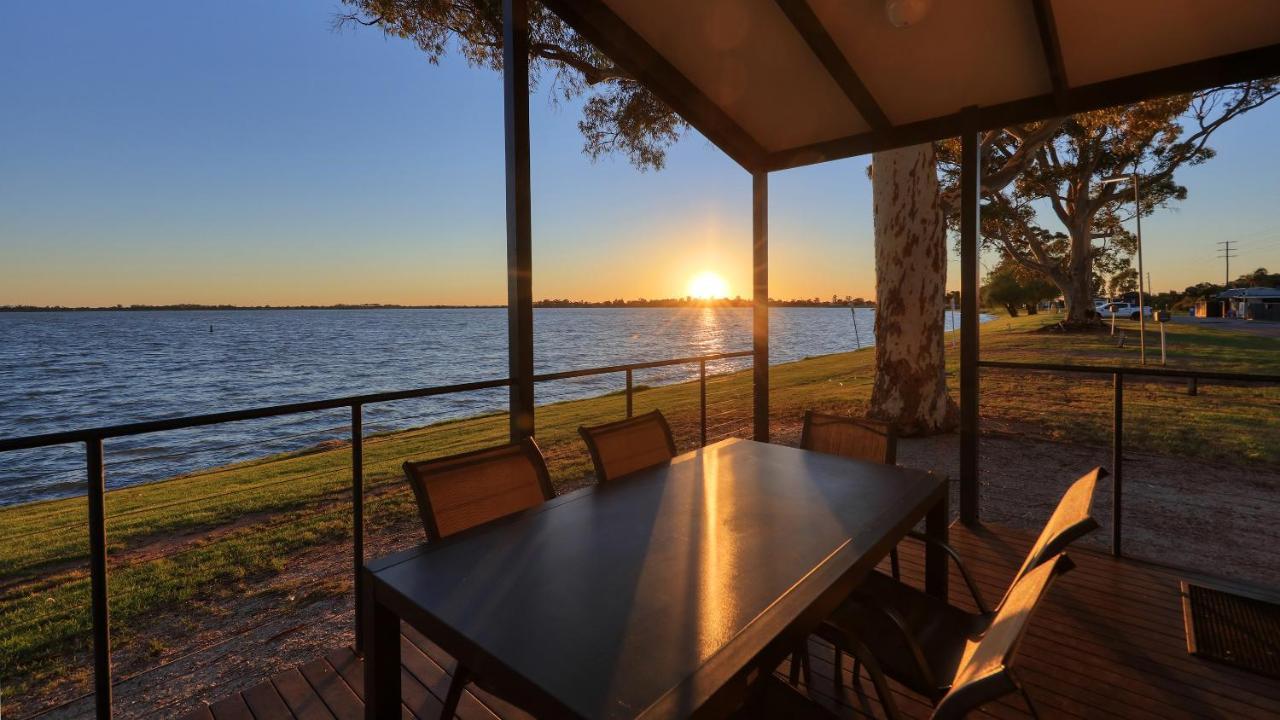 Lake Boga Caravan Park מראה חיצוני תמונה