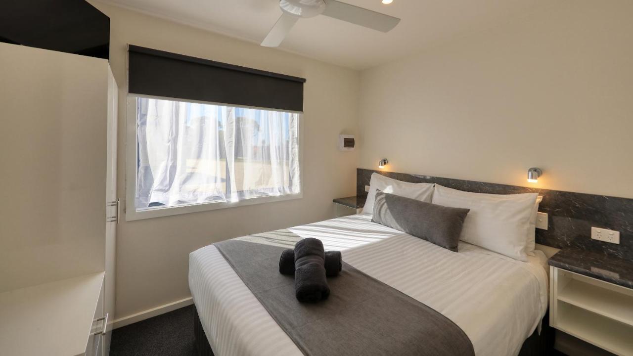 Lake Boga Caravan Park מראה חיצוני תמונה
