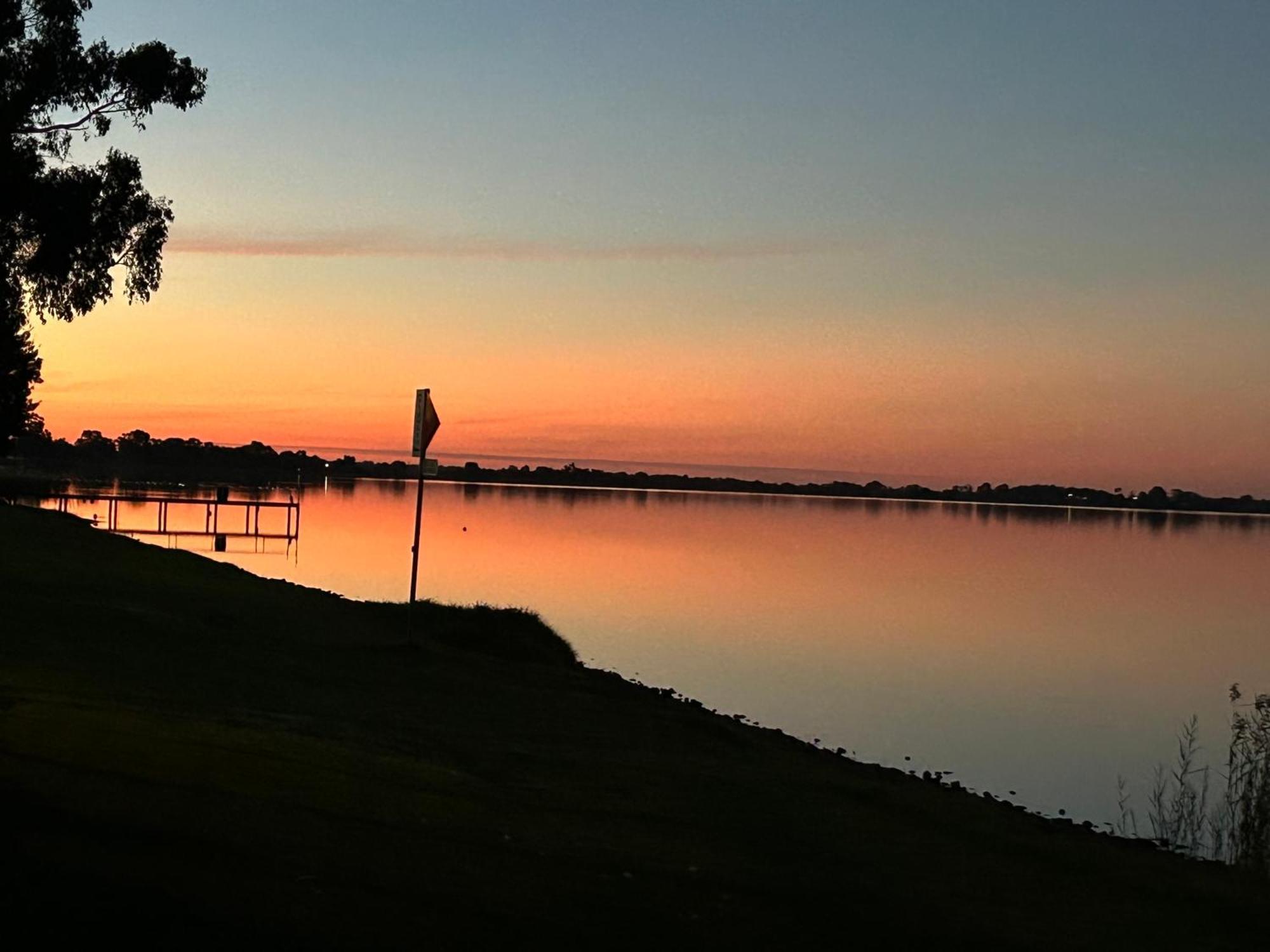 Lake Boga Caravan Park מראה חיצוני תמונה