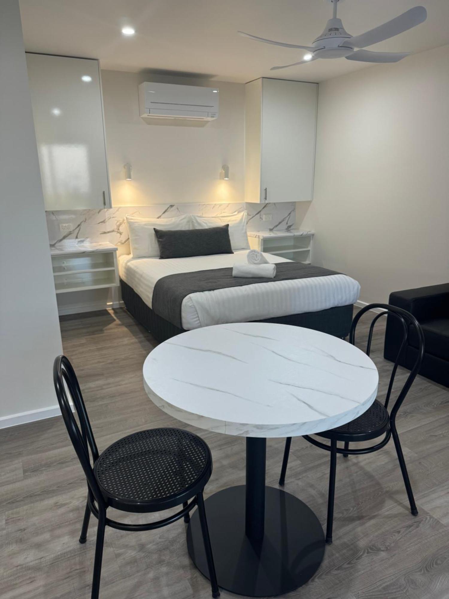 Lake Boga Caravan Park מראה חיצוני תמונה