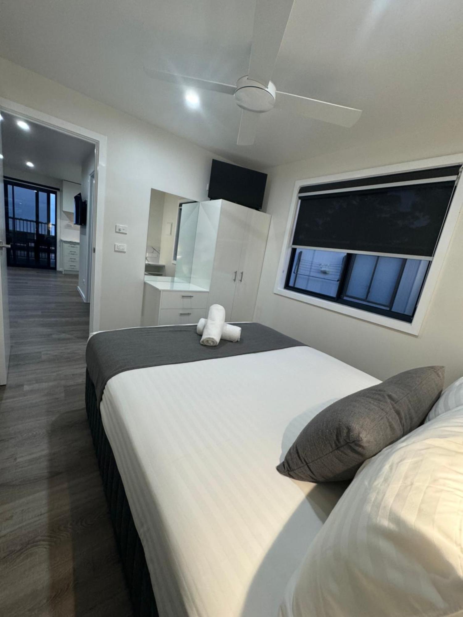 Lake Boga Caravan Park מראה חיצוני תמונה