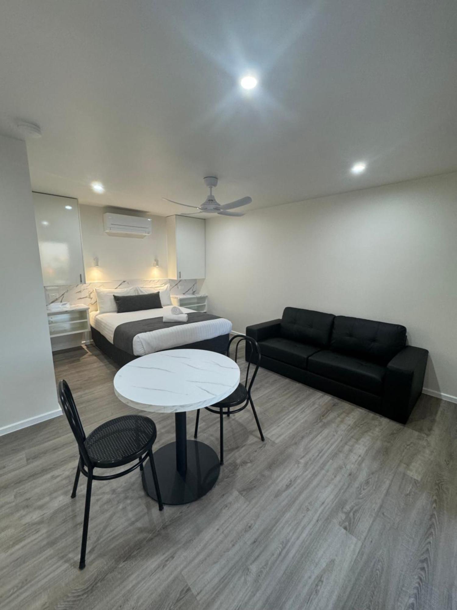 Lake Boga Caravan Park מראה חיצוני תמונה